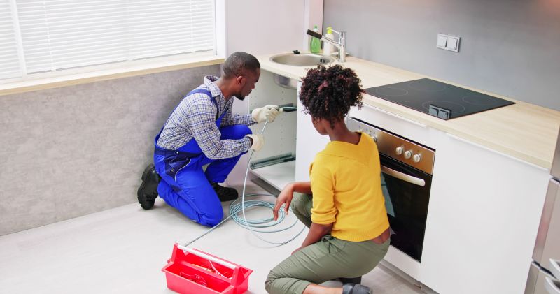 How Professionals Remove Tough Drain Clogs Safely